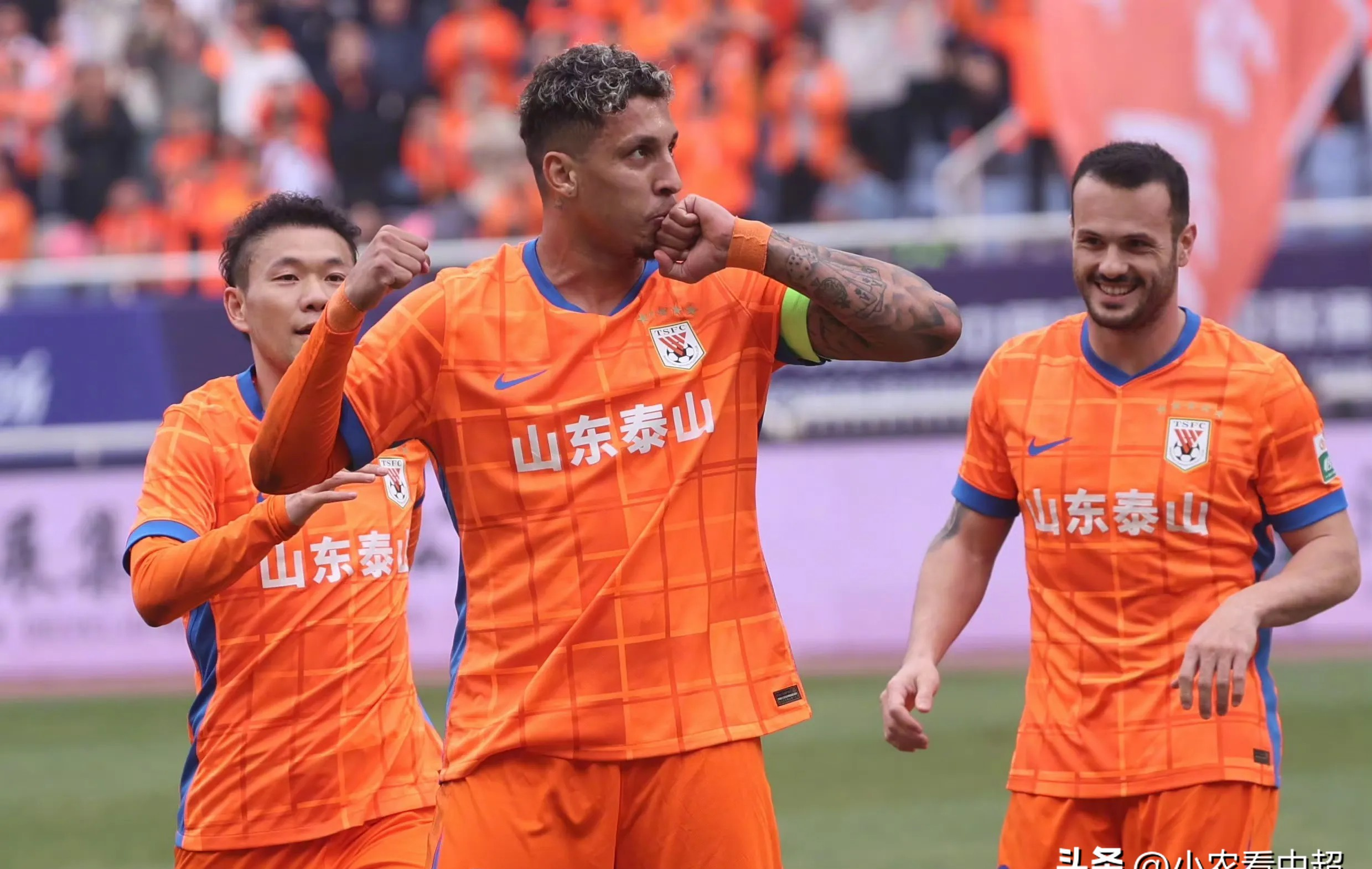 九游网页版-国王杯倒计时,上海申花国际比赛日再遭质疑,细节引发关注,质疑声仍在,临场指挥获称赞的简单介绍